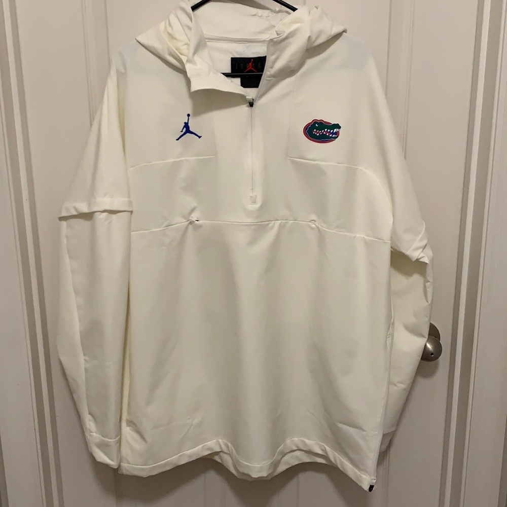 Gators 🐊 Jordan Hooded Half Zip Jacket. Some damage on inner collar from iron